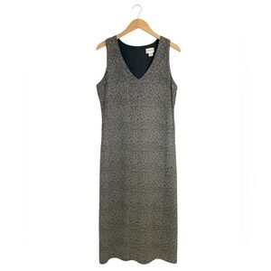 Old Navy size 4 women’s lined sleeveless classic black summer maxi dress.